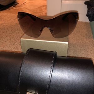 New, Authentic Women’s Versace Sunglasses